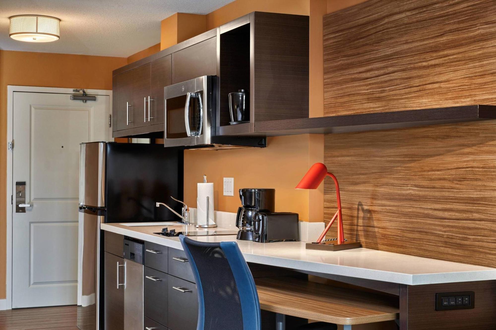 Towneplace Suites By Marriott Fort Mcmurray Bagian luar foto