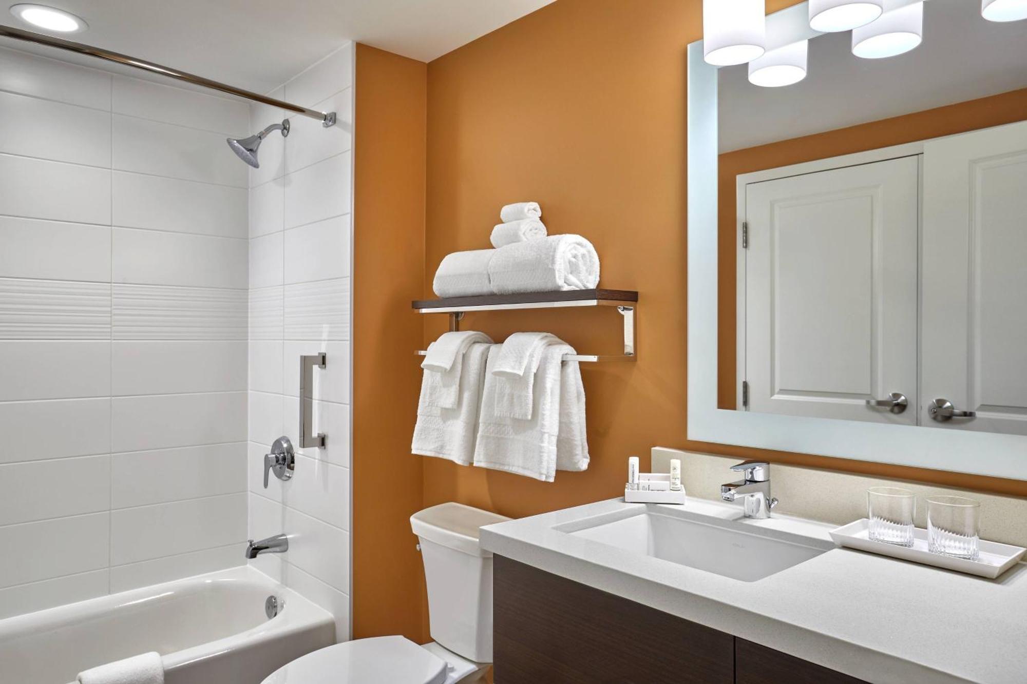 Towneplace Suites By Marriott Fort Mcmurray Bagian luar foto
