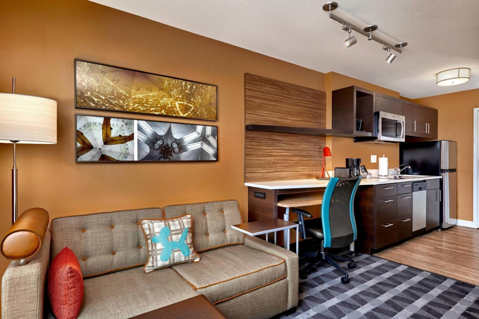 Towneplace Suites By Marriott Fort Mcmurray Bagian luar foto