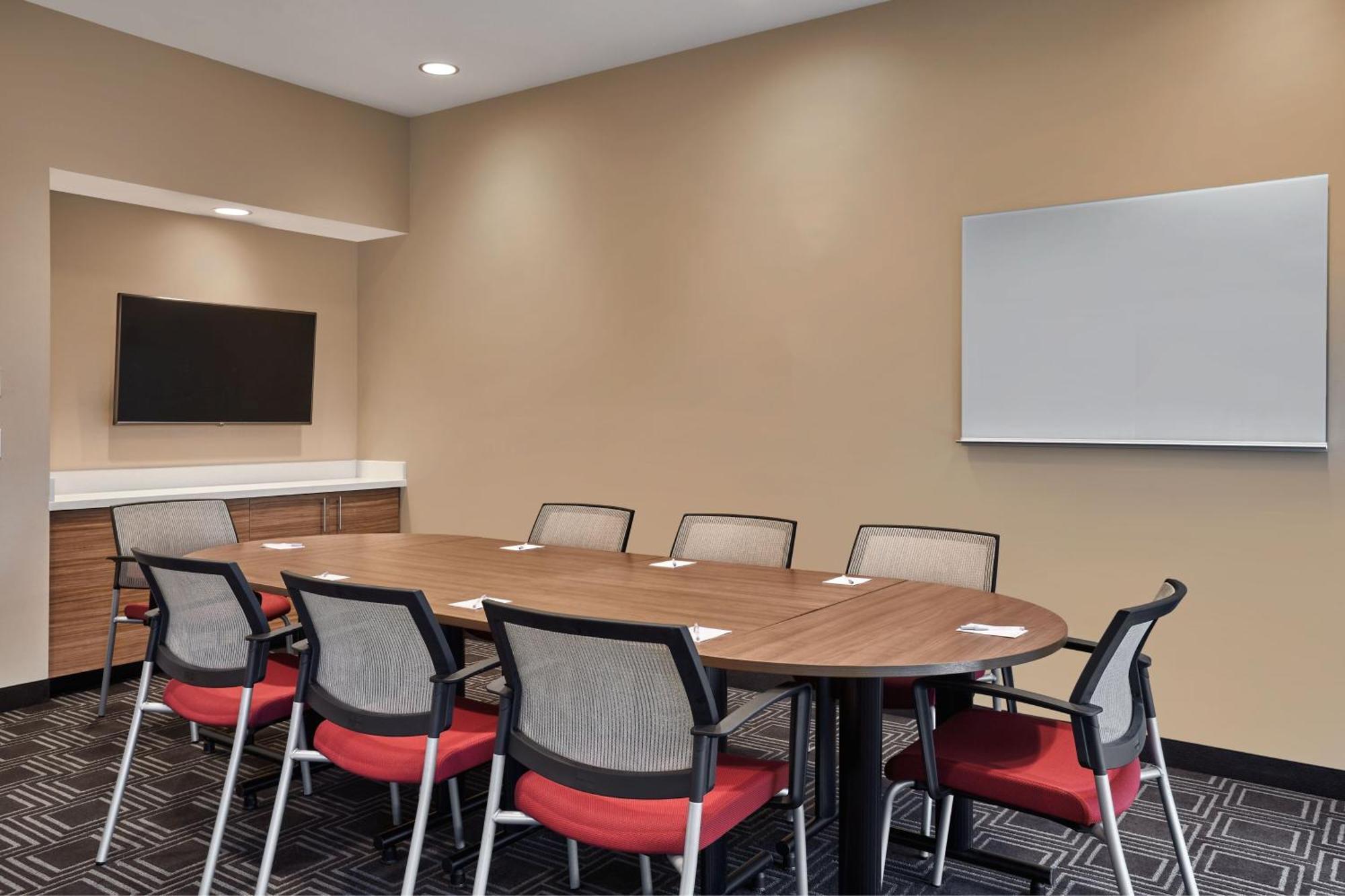 Towneplace Suites By Marriott Fort Mcmurray Bagian luar foto