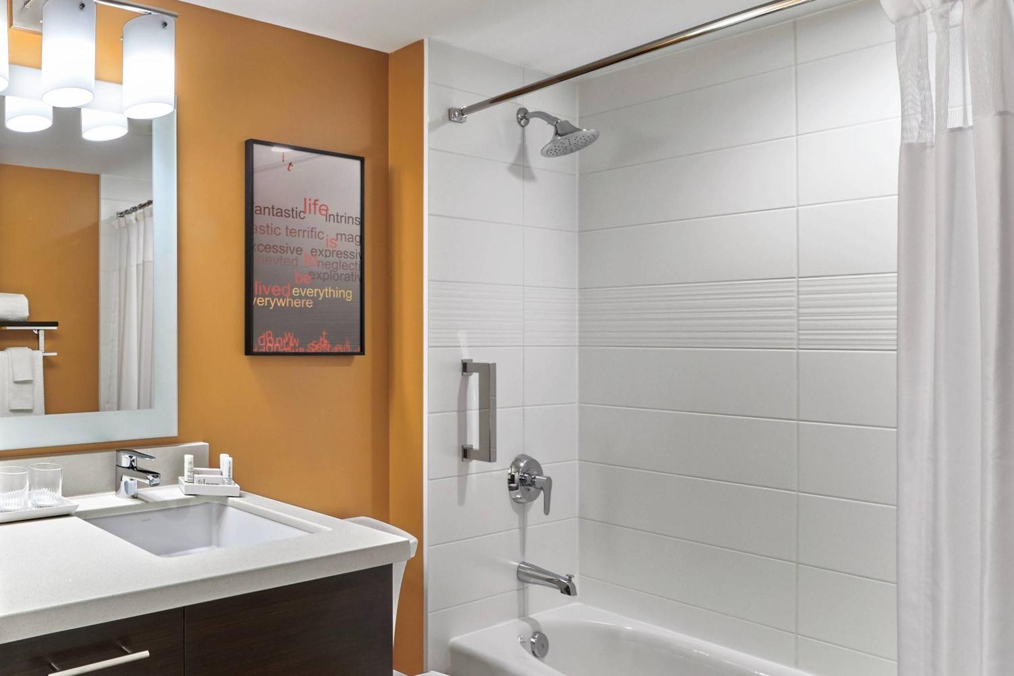 Towneplace Suites By Marriott Fort Mcmurray Bagian luar foto